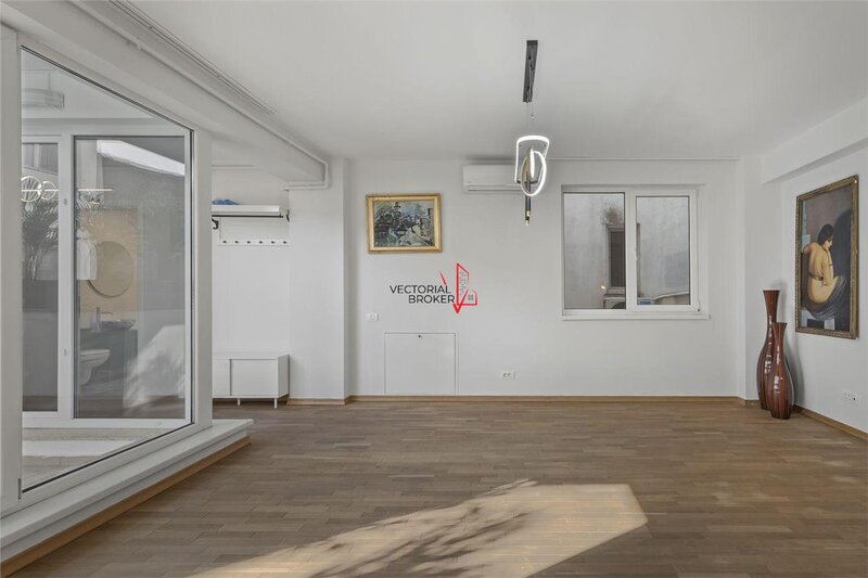 Piata Constitutiei, 2 camere